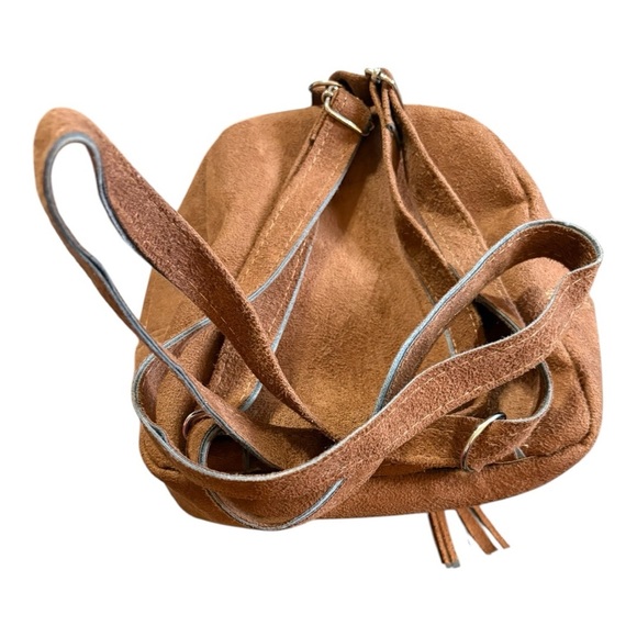 Mexican Boho brown leather backpack with floral embroidery and tassel - Picture 2 of 3